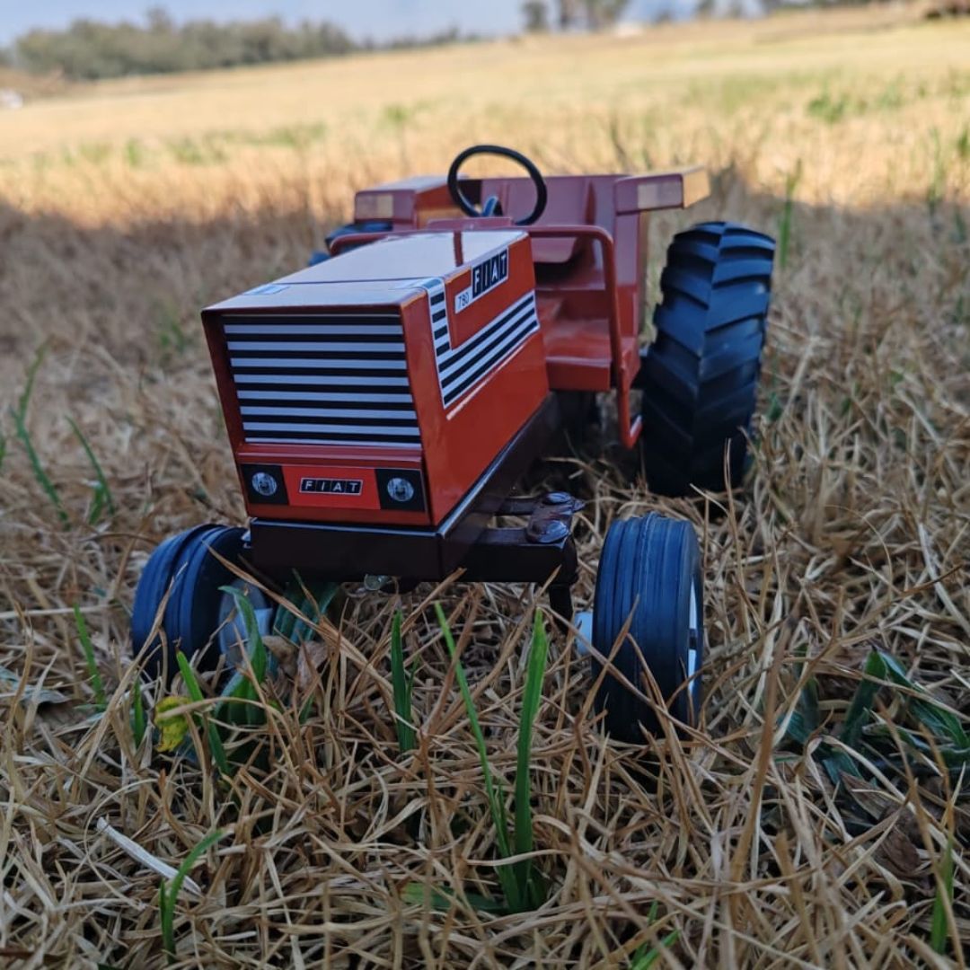 1:16 Tractors