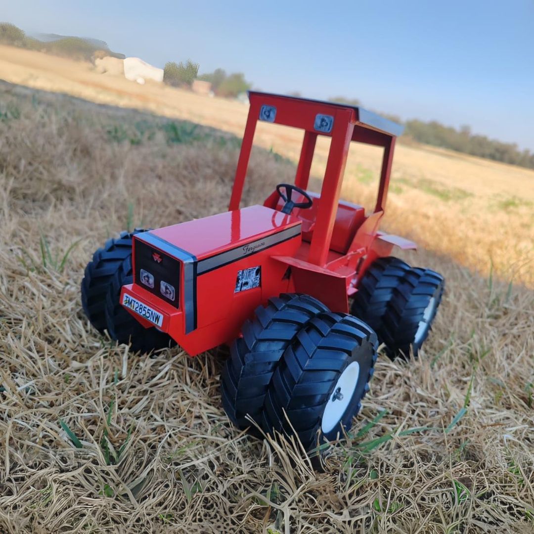 1:16 Articulated (8 Wheel)