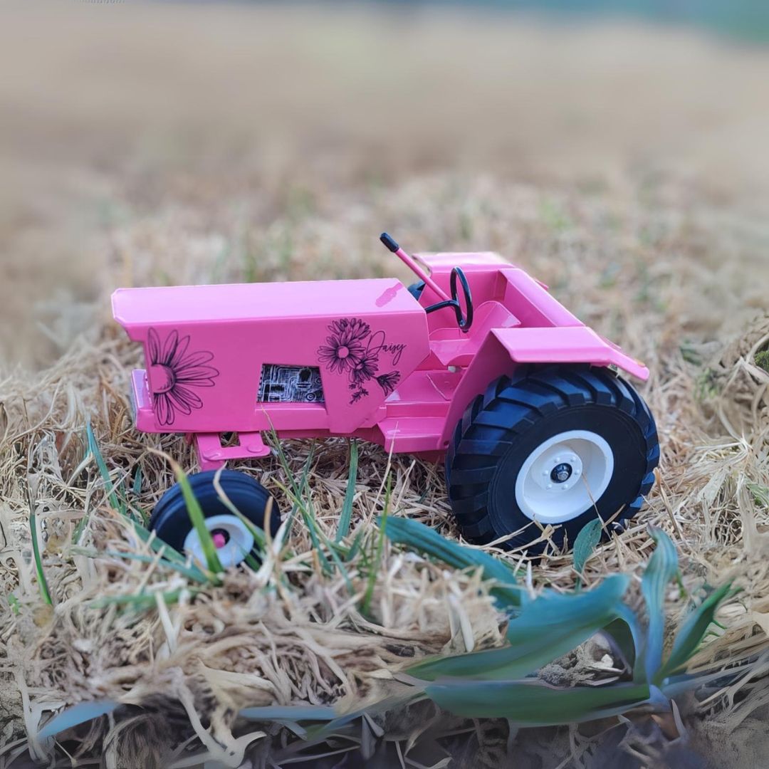 Daisy Tractor 1/16 (Pink) - Tough Metal Toys