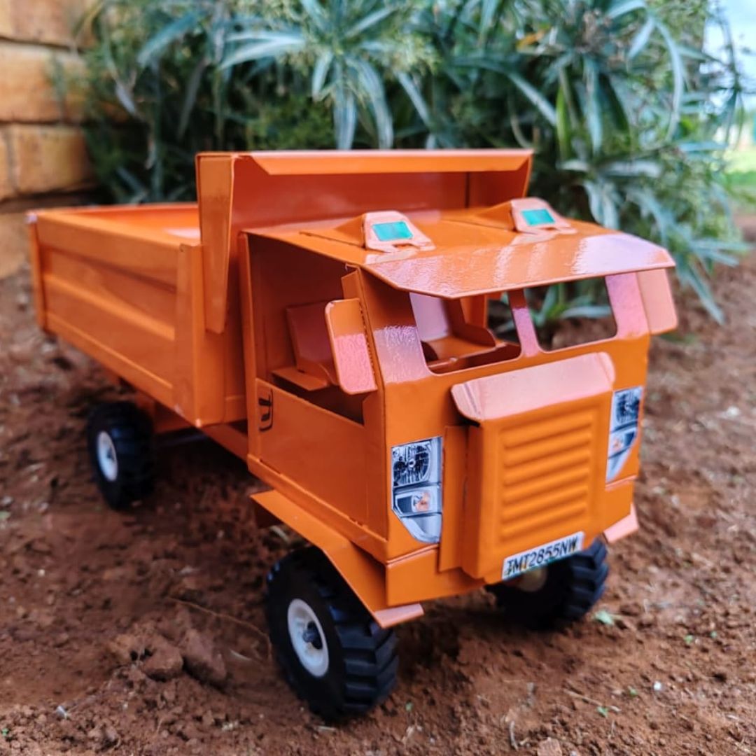 Tipper Truck 1/16 (Orange) - Tough Metal Toys