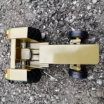 Plaas Japie Tractor (Khaki) 1/16 - Tough Metal Toys - Image 3