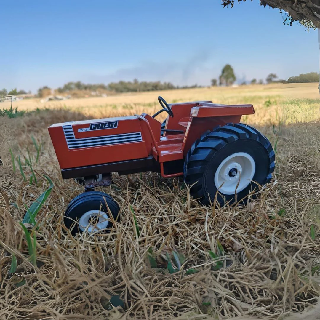 780FiatTractor FiatRed 1 16