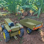 Plaas Japie & Trailer 1/32 (Khaki) - Tough Metal Toys - Image 2
